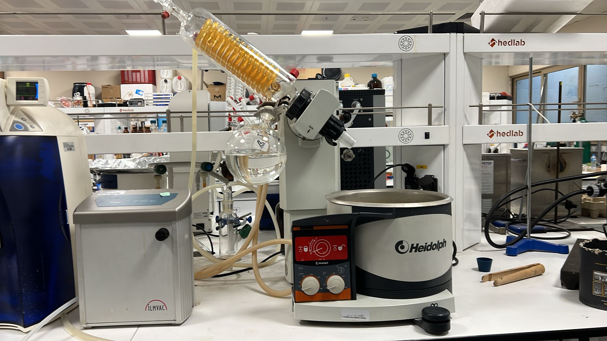 Rotary Evaporatör ve pompası-Fotoğraf